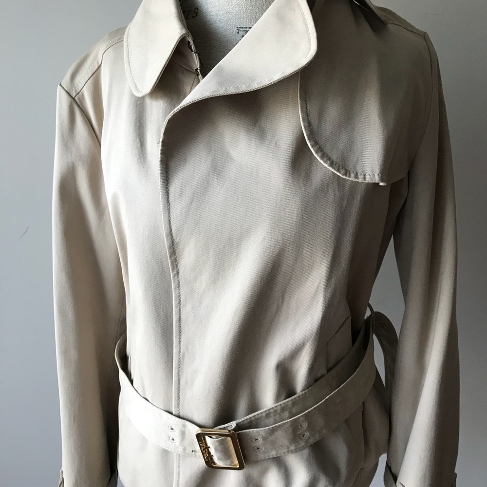 Burberry trench coat ✨
